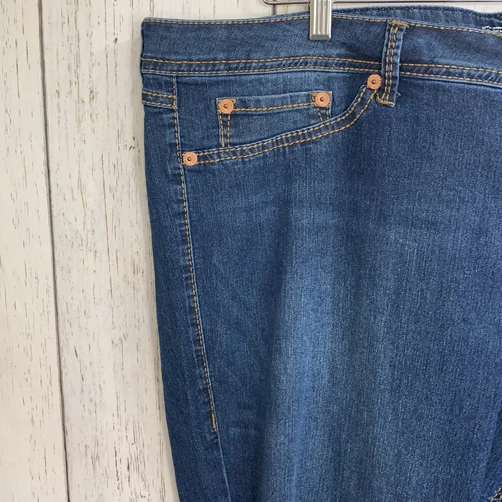 NWT Torrid Isabella Medium Slim Boot Jeans - Picture 4 of 13